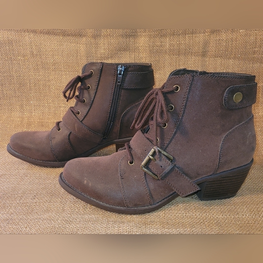 Madeline Women's Sz 8 Heeled Ankle Boot Side Zip Lace Up Buckle Strap Brown Faux - Picture 3 of 7